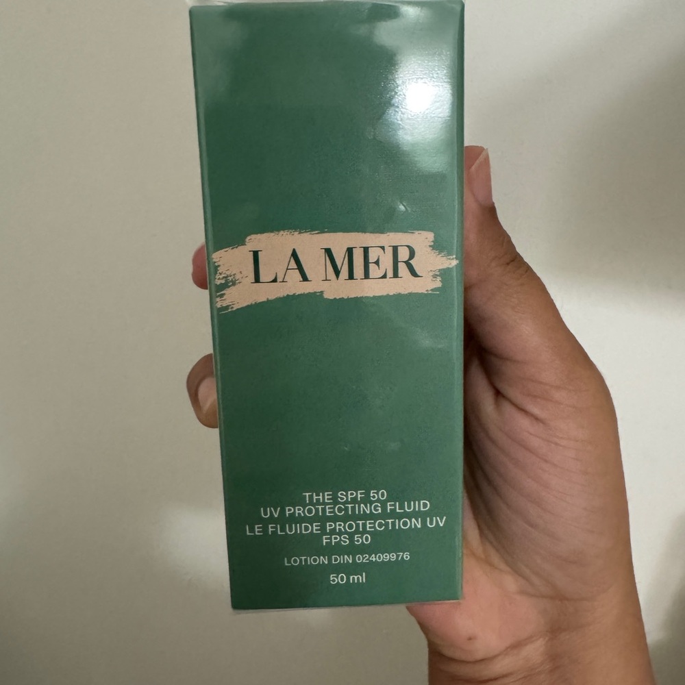 La Mer Sunscreen - Picture 1 of 2